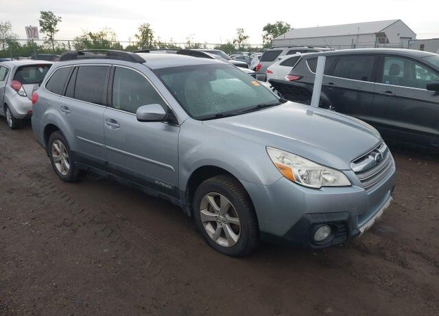 2013 SUBARU Outback