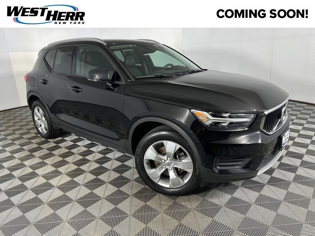 2020 VOLVO XC40