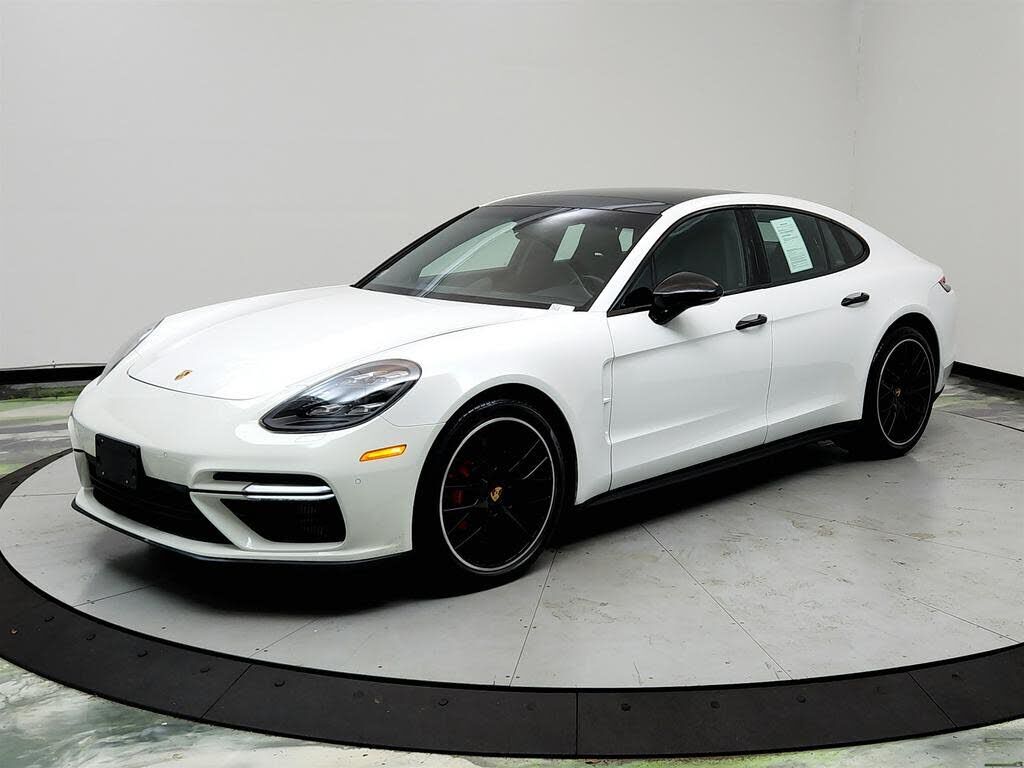 2018 PORSCHE Panamera