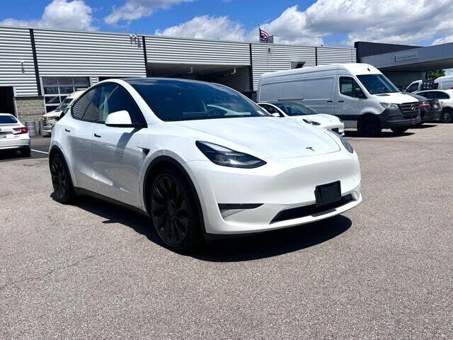 2024 TESLA Model Y
