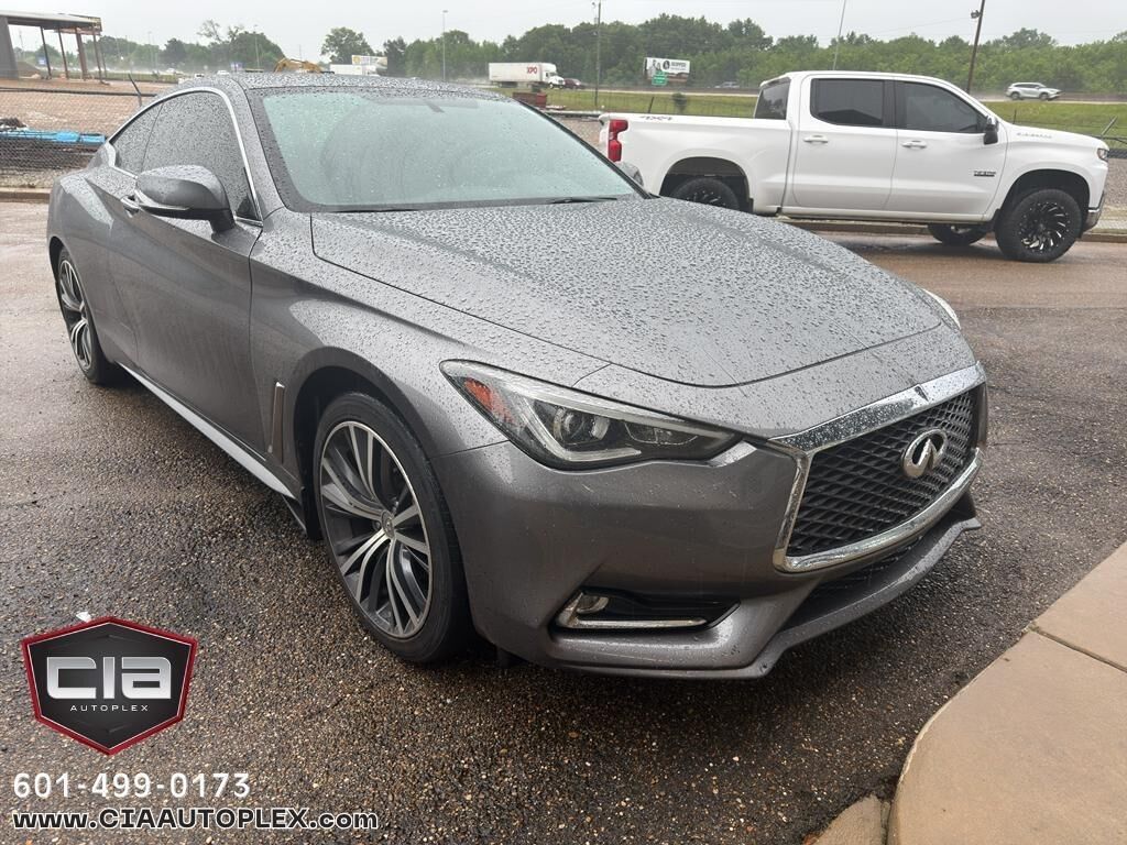 2017 INFINITI Q60