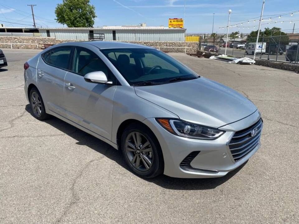 2017 HYUNDAI Elantra