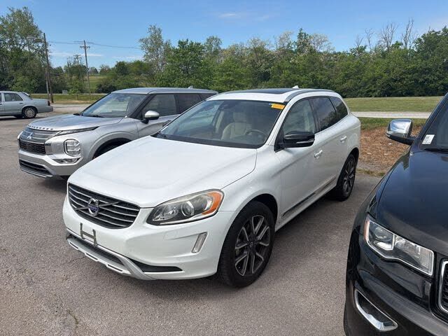 2017 VOLVO XC60