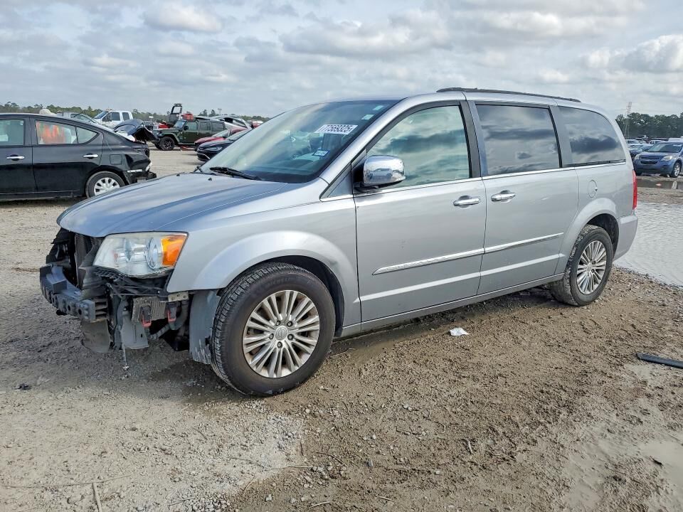 2015 CHRYSLER Town and Country