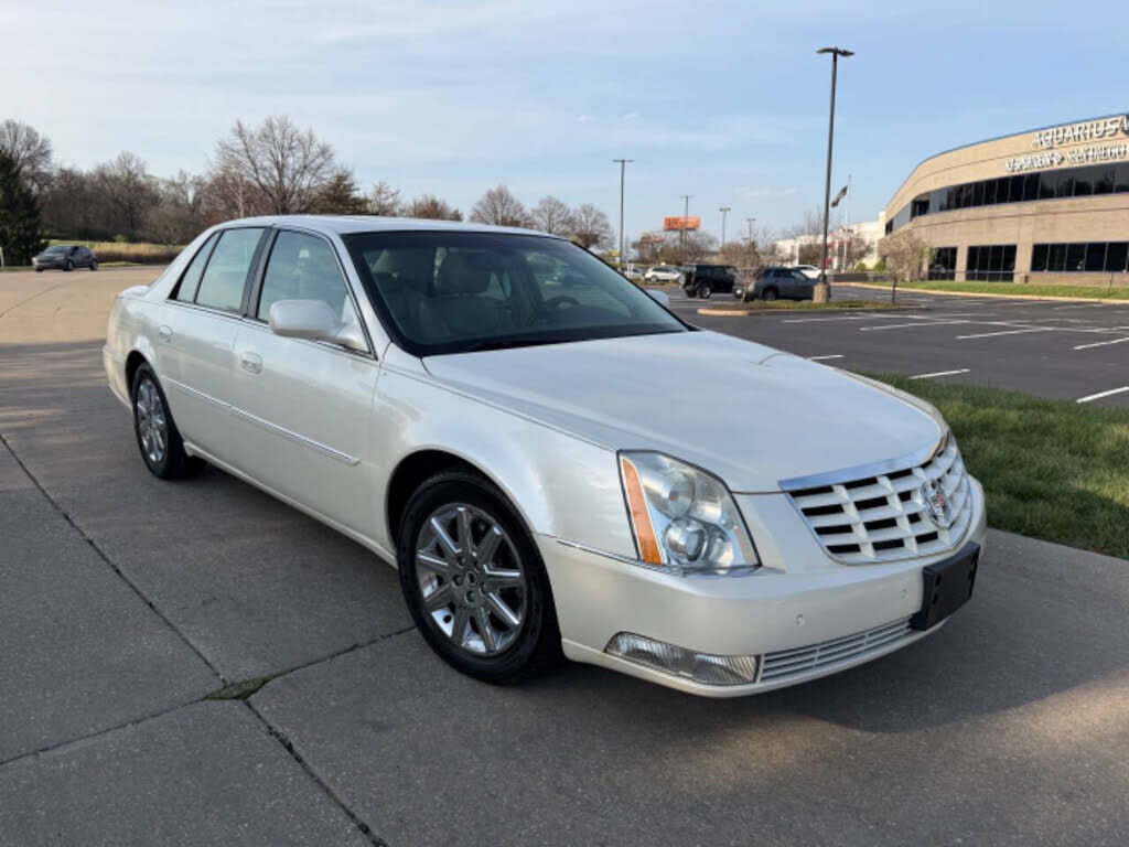 2011 CADILLAC DTS