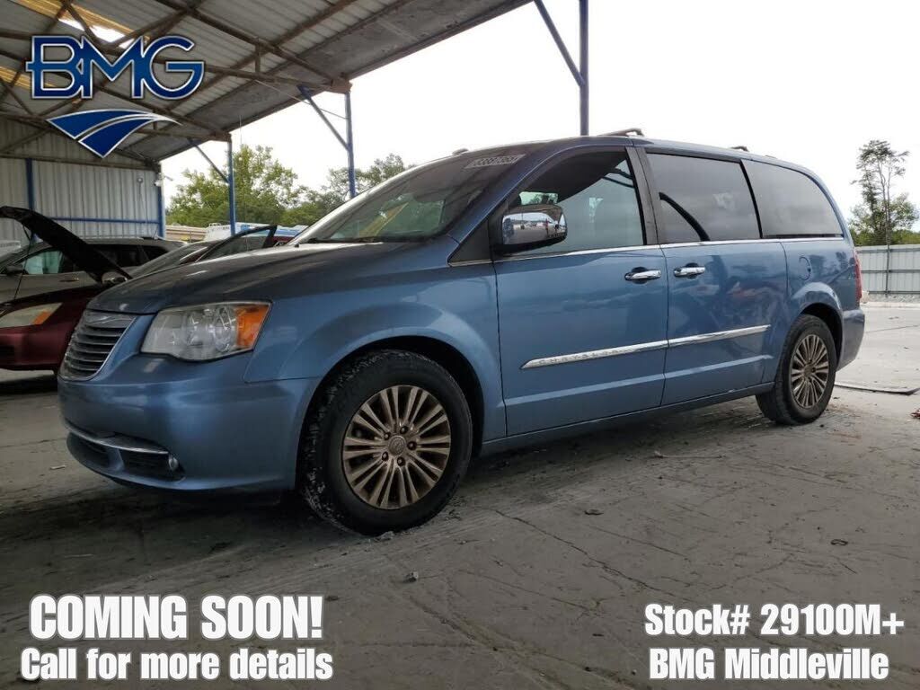 2011 CHRYSLER Town and Country