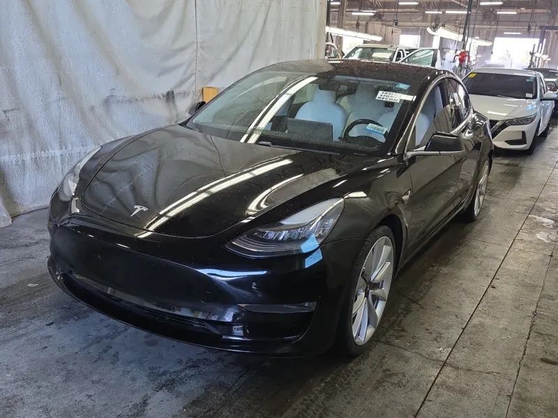 2018 TESLA Model 3