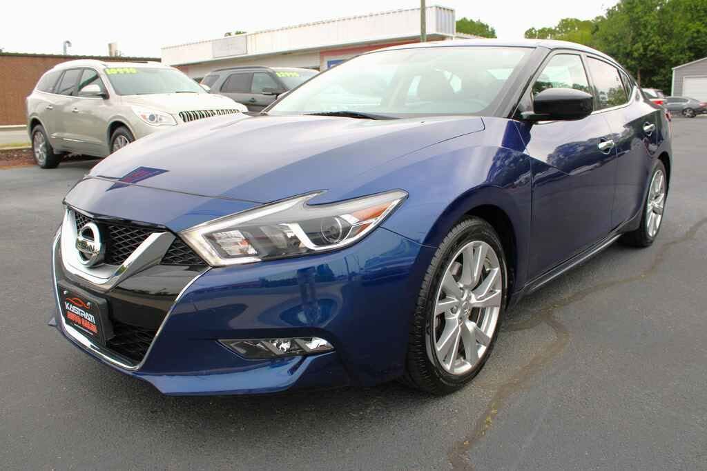 2017 NISSAN Maxima