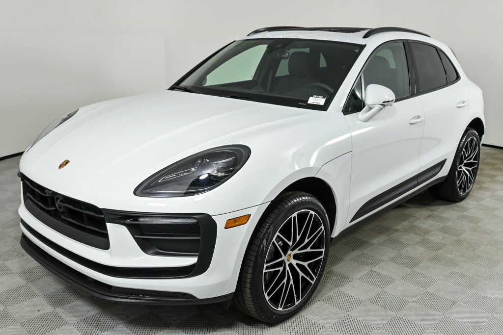 2026 PORSCHE Macan