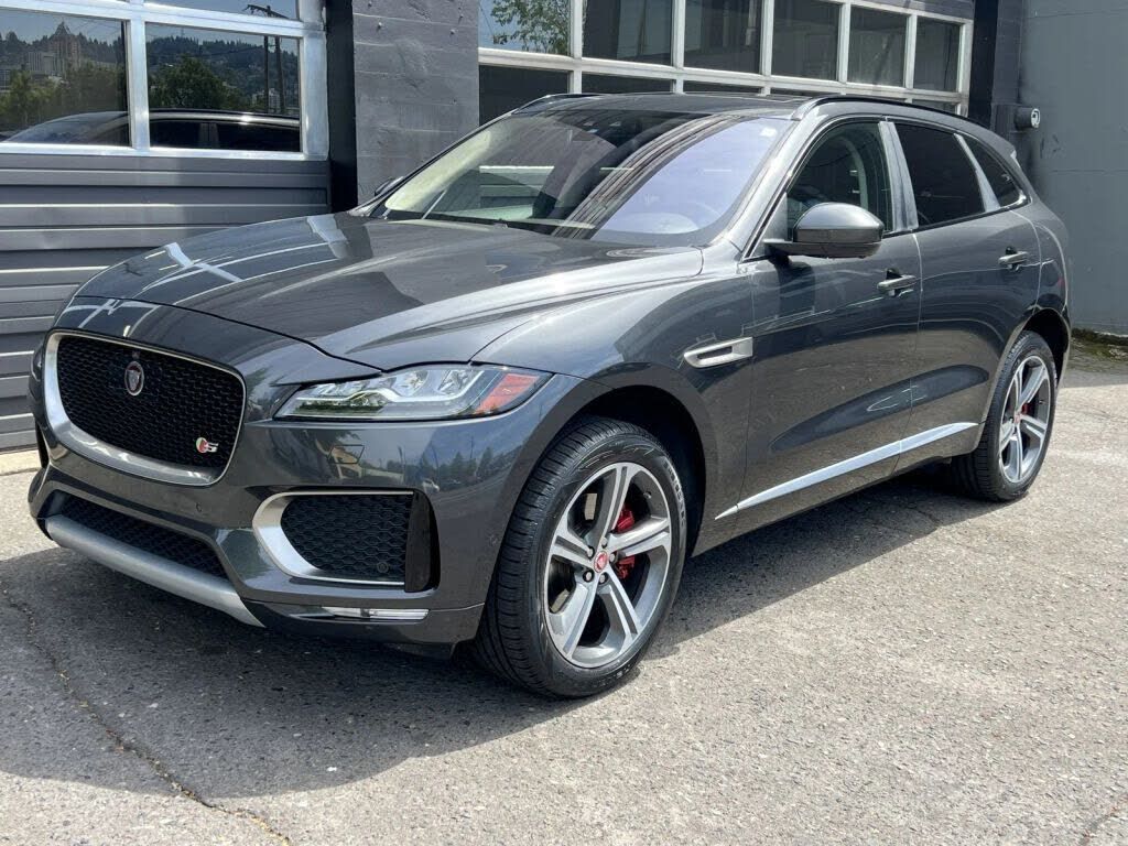 2017 JAGUAR F-Pace