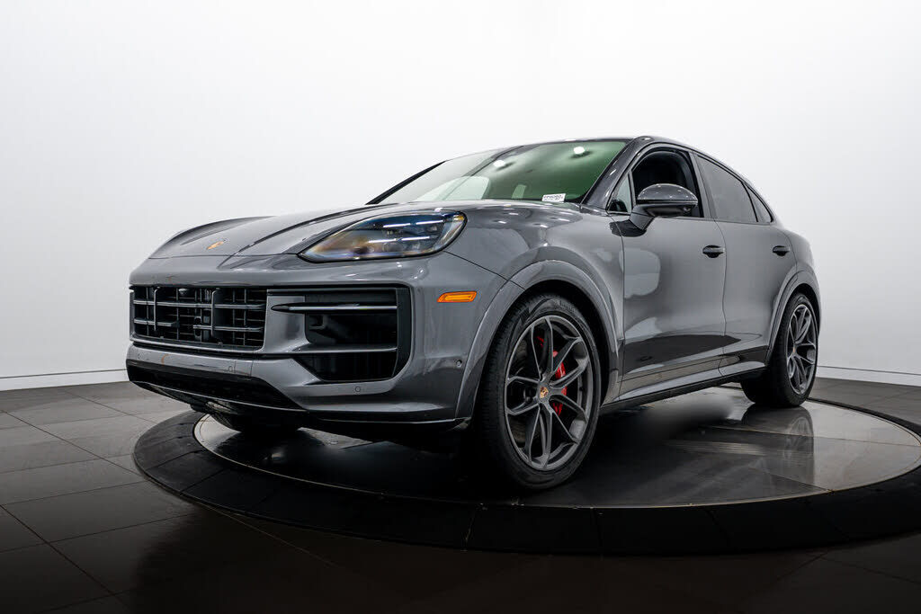 2025 PORSCHE Cayenne