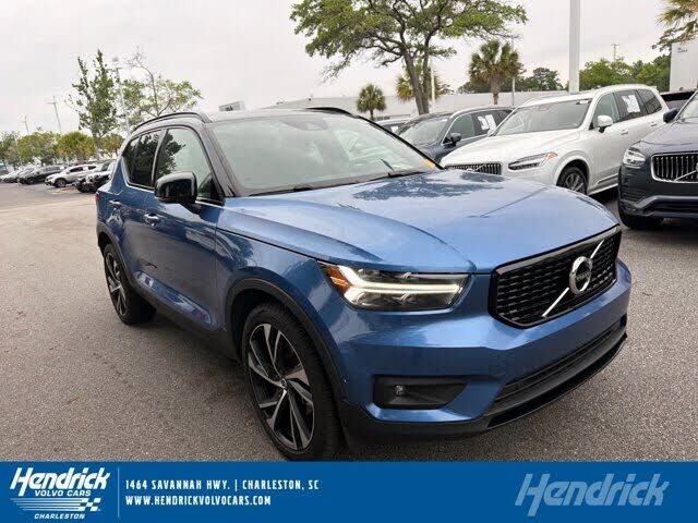 2019 VOLVO XC40
