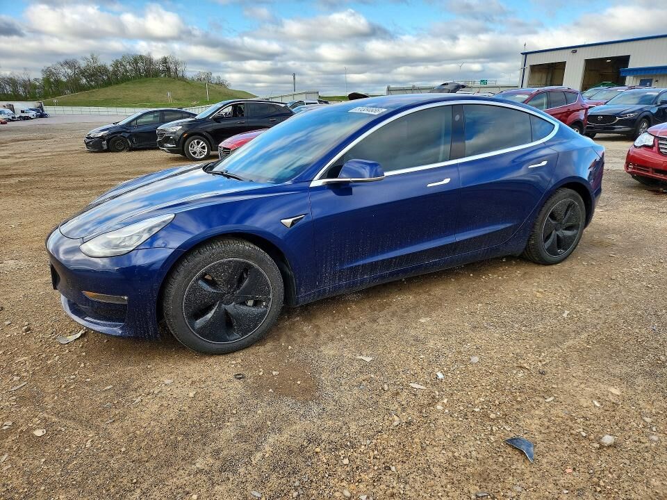 2018 TESLA Model 3