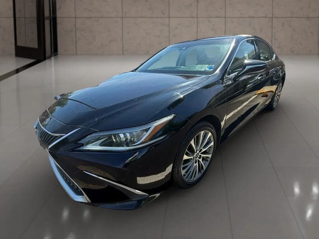2019 LEXUS ES