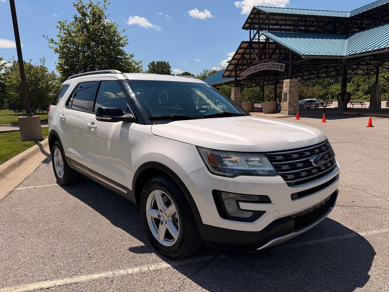 2017 FORD Explorer