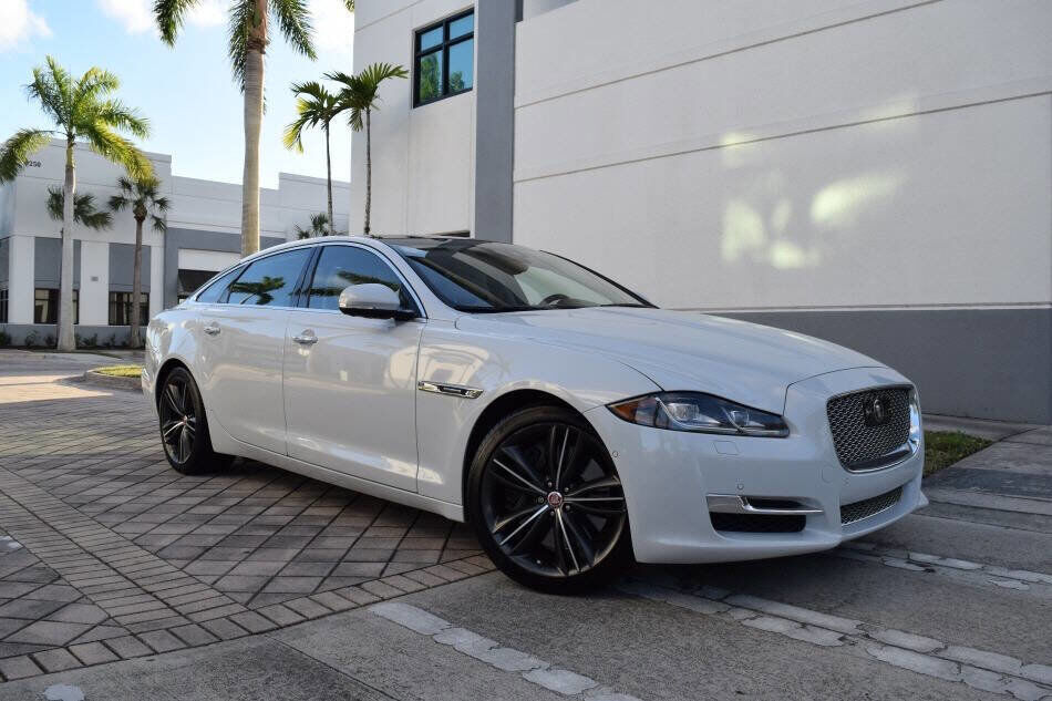 2019 JAGUAR XJ