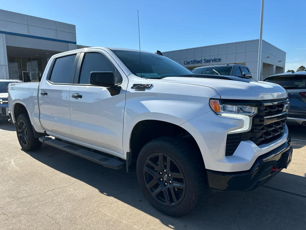 2023 CHEVROLET Silverado