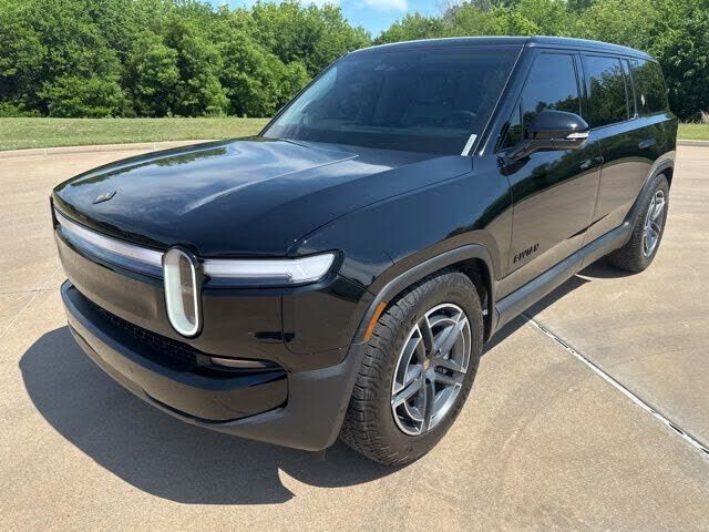 2025 RIVIAN R1S