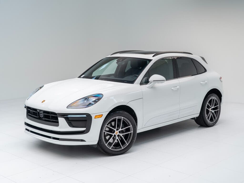 2026 PORSCHE Macan