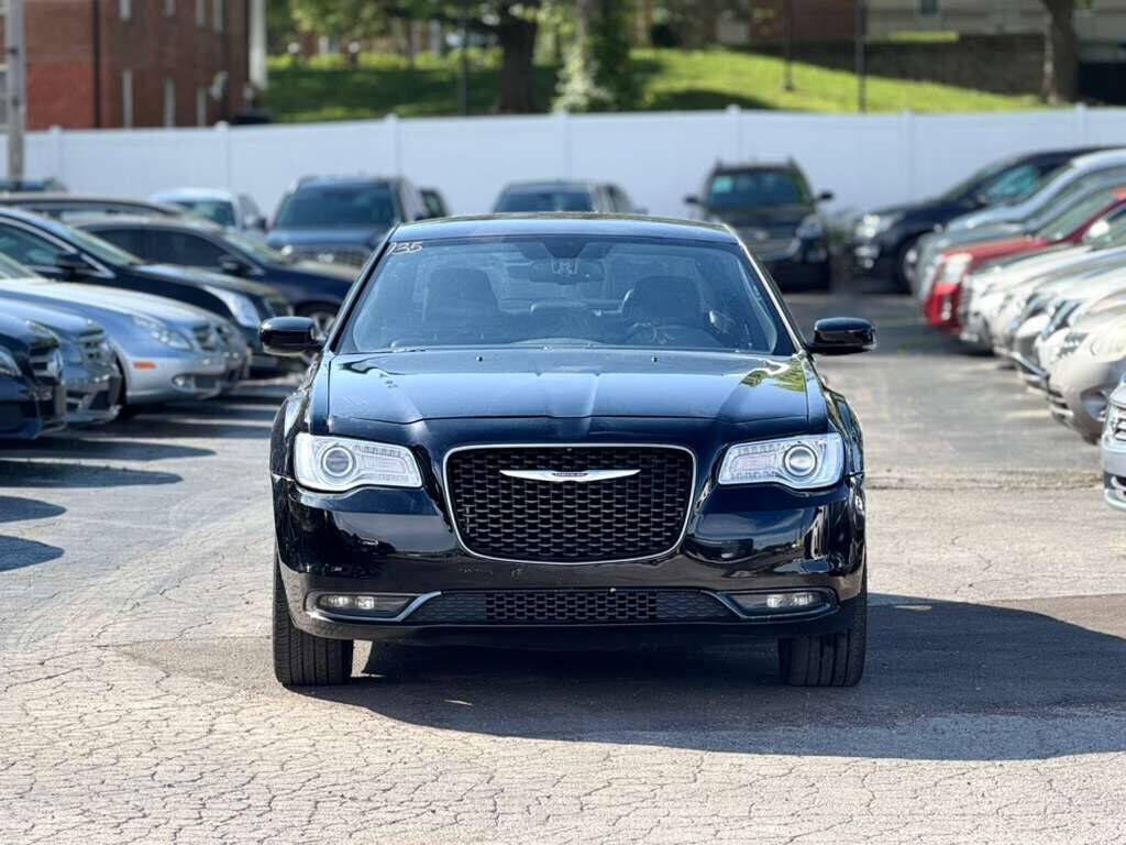 2019 CHRYSLER 300