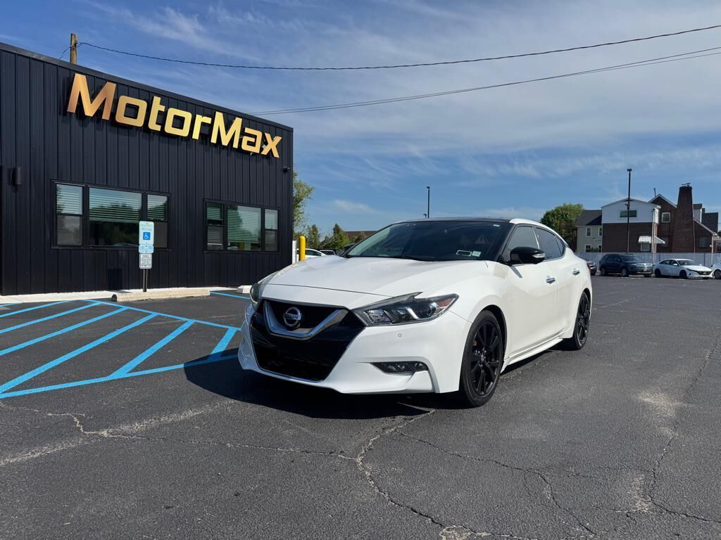 2017 NISSAN Maxima