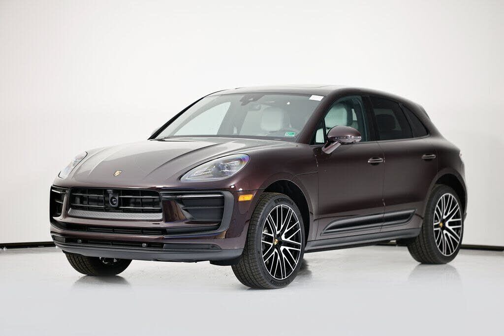 2026 PORSCHE Macan