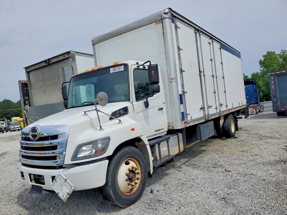 2017 HINO Conventional Type Truck