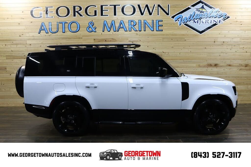 2024 LAND ROVER Defender