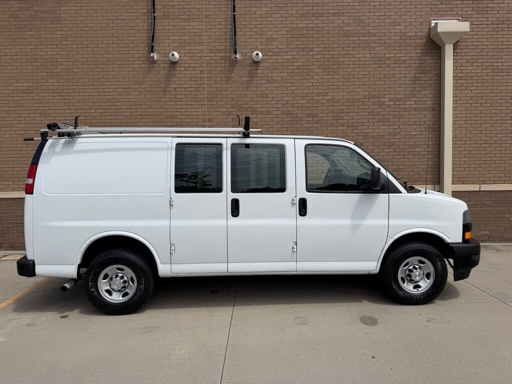 2020 CHEVROLET Express