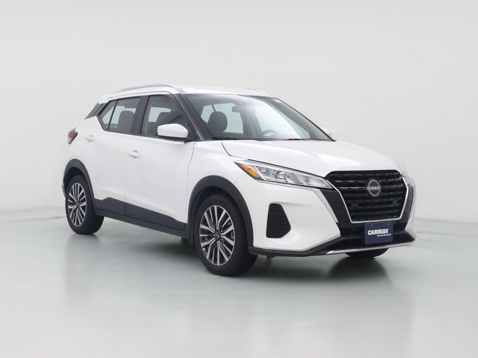 2022 NISSAN Kicks