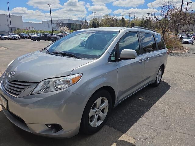 2015 TOYOTA Sienna