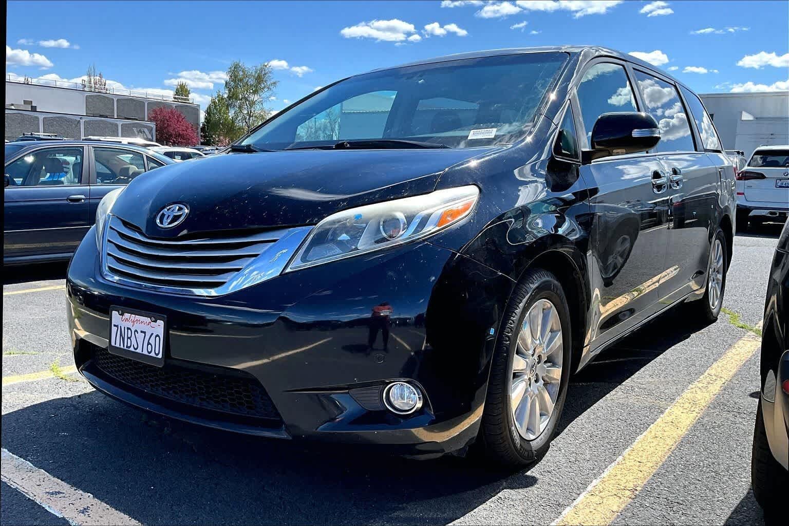 2015 TOYOTA Sienna