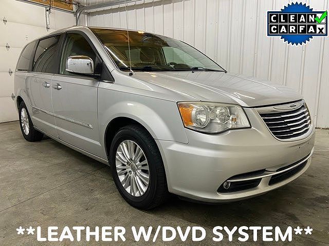 2012 CHRYSLER Town and Country