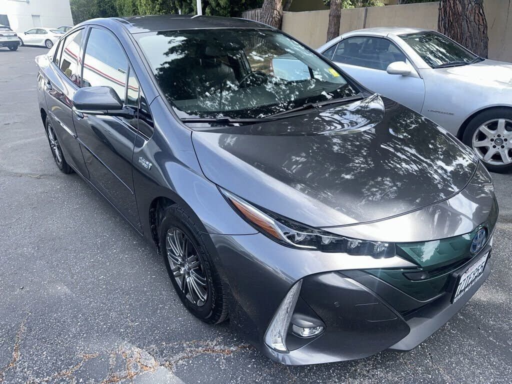 2017 TOYOTA Prius