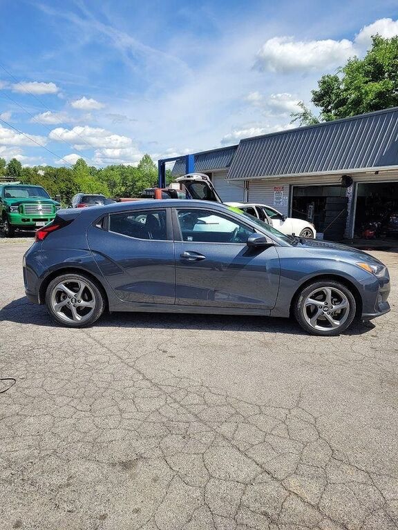 2019 HYUNDAI Veloster