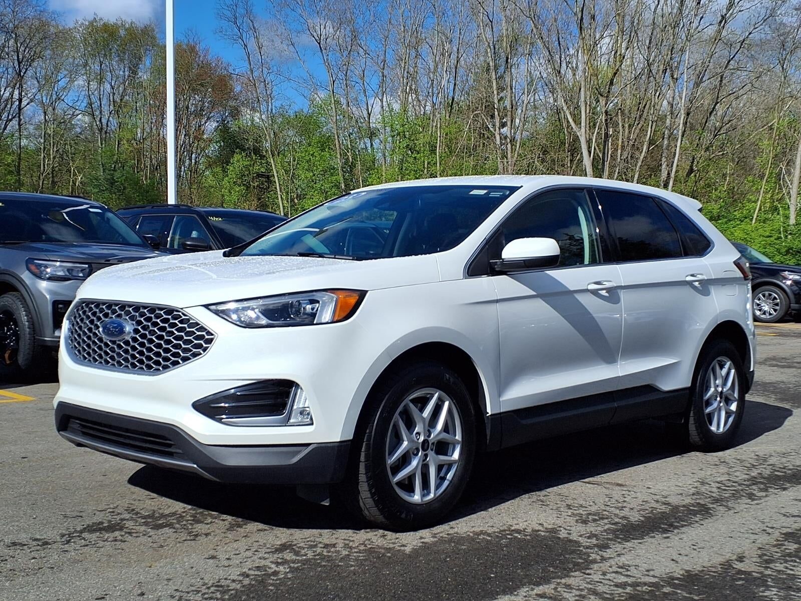 2023 FORD Edge