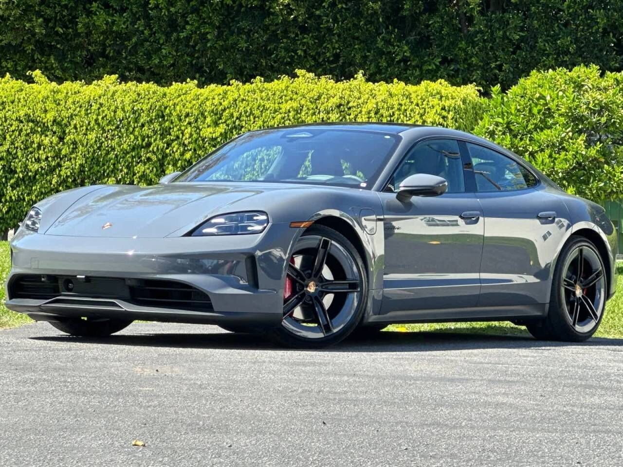 2026 PORSCHE Taycan