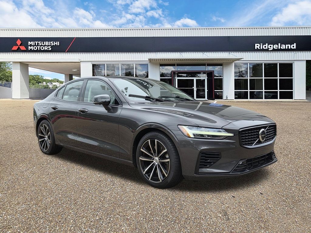 2023 VOLVO S60