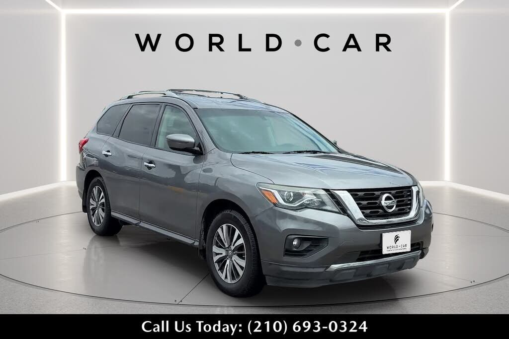 2017 NISSAN Pathfinder