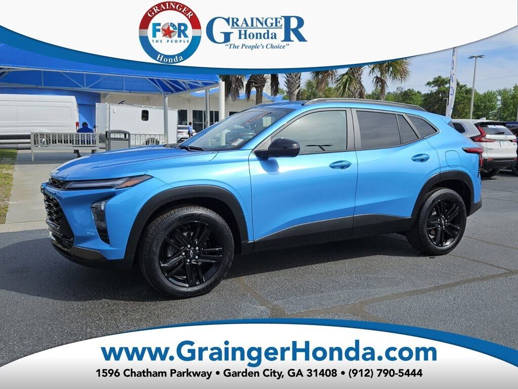 2025 CHEVROLET Trax