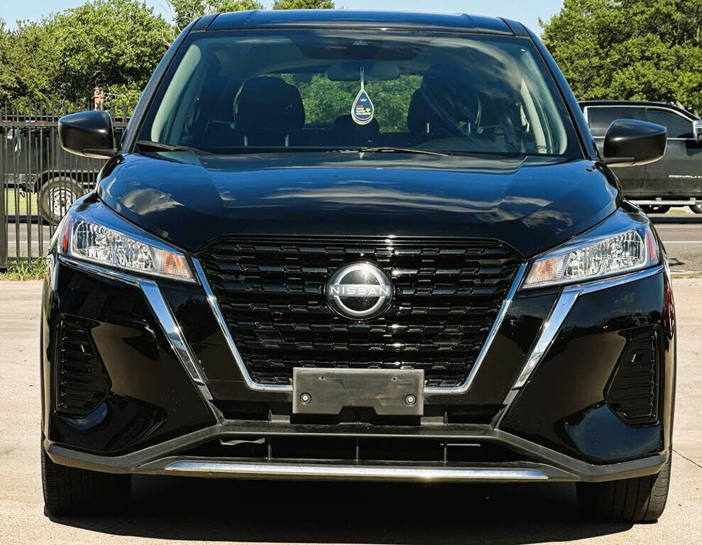 2022 NISSAN Kicks