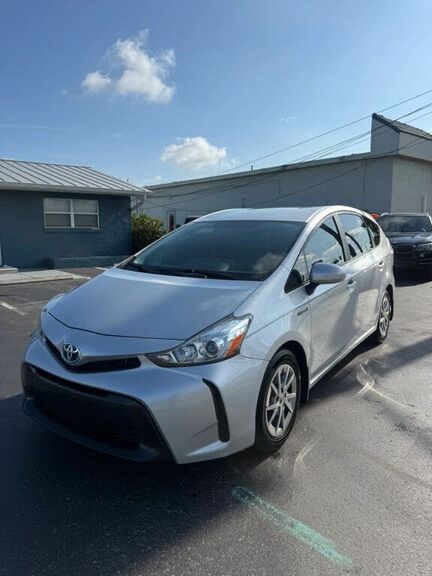 Toyota Prius V