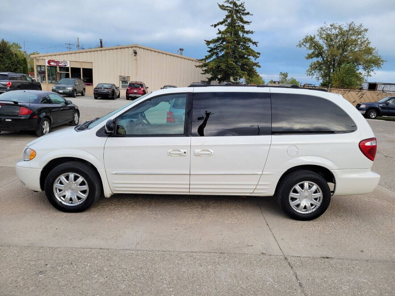 2004 CHRYSLER Town and Country