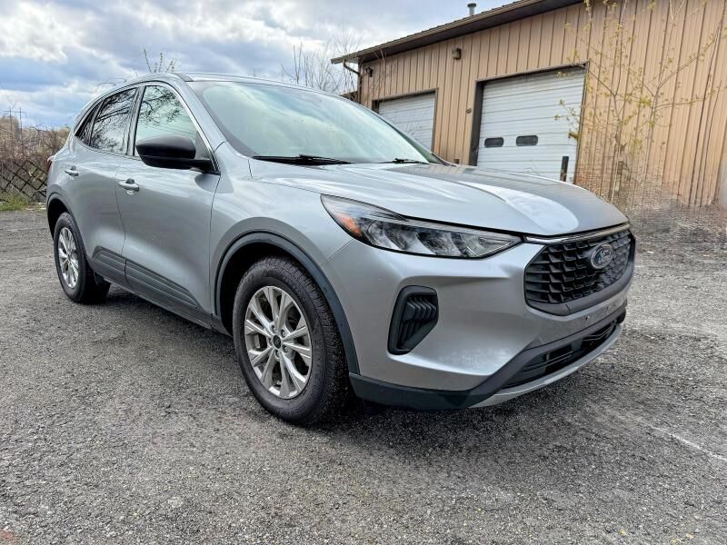 2023 FORD Escape