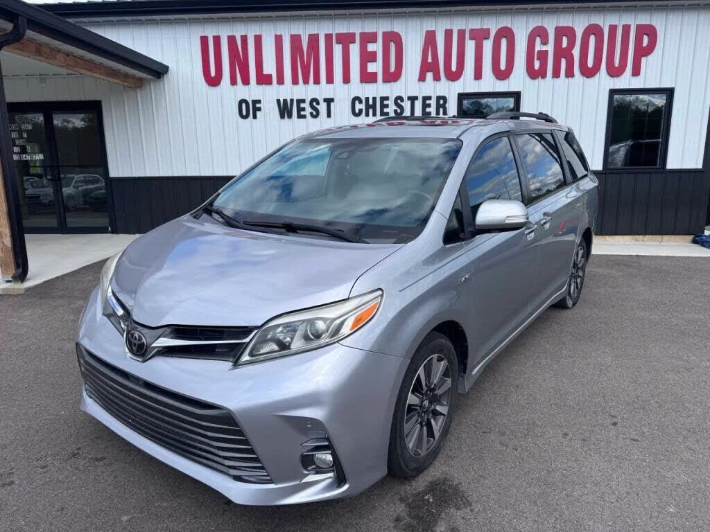 2019 TOYOTA Sienna