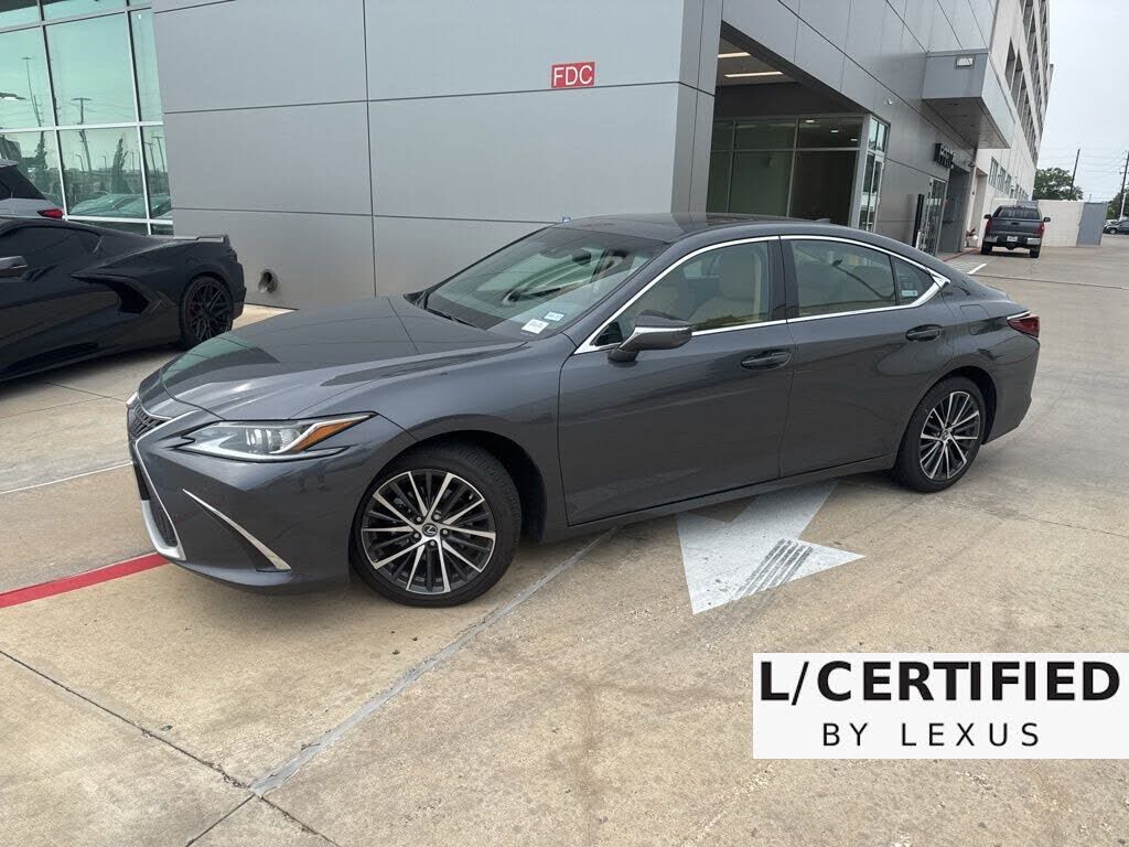 2025 LEXUS ES