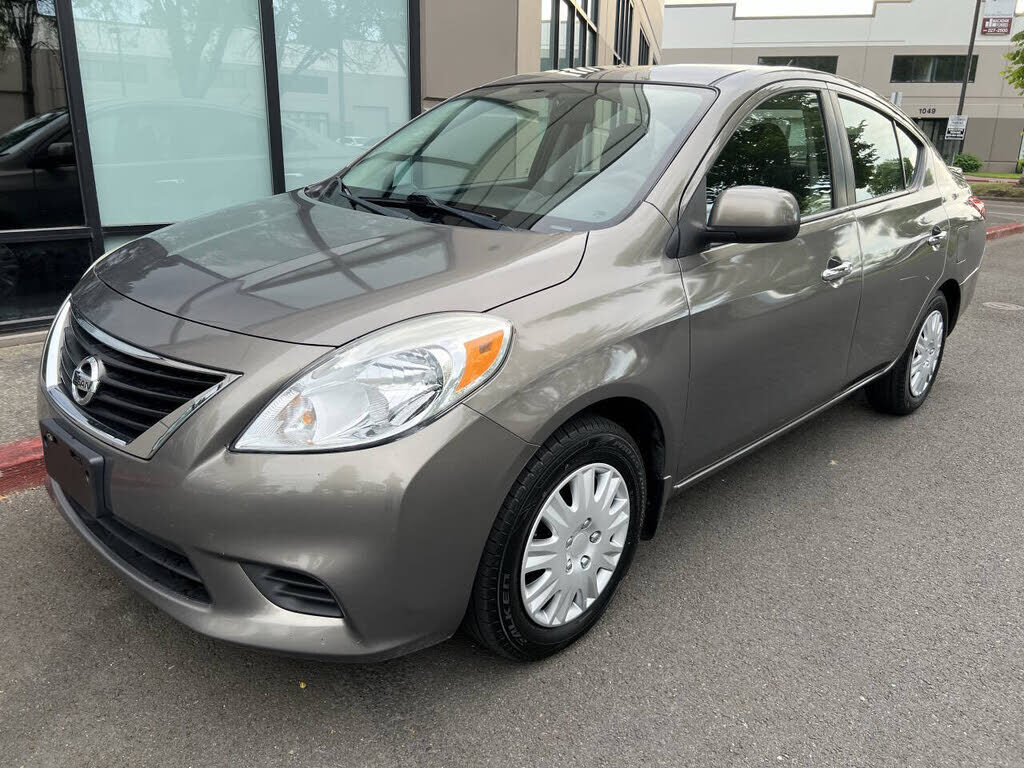 2013 NISSAN Versa