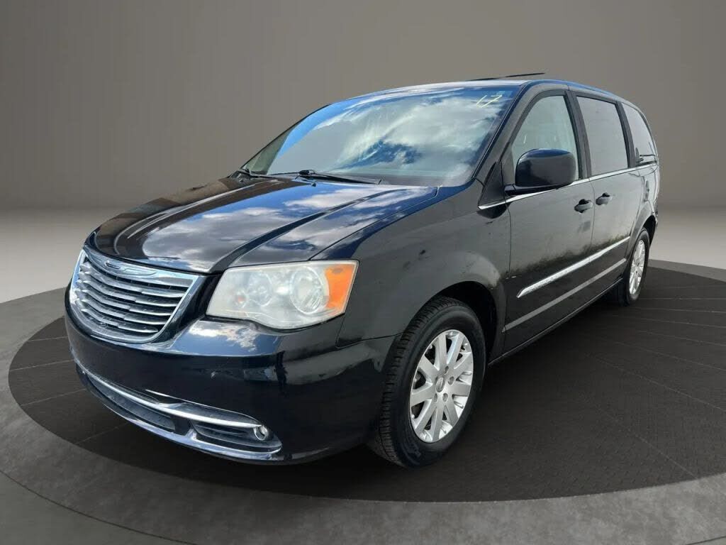 2014 CHRYSLER Town and Country