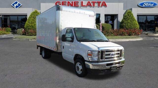 2025 FORD E-350