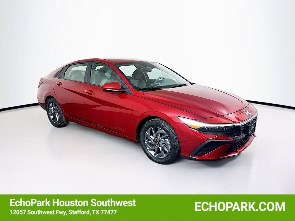 2024 HYUNDAI Elantra